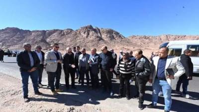 وزير الإسكان يتفقد سير العمل بمنطقة الزيتونة بمشروع تطوير موقع التجلى الأعظم