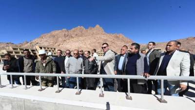 وزير الإسكان ويتفقد الفندق الجبلى وساحة السلام بموقع التجلي الأعظم