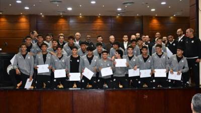 وزير الشباب والرياضة يُكرم منتخبي مصر مواليد 2005 و2008