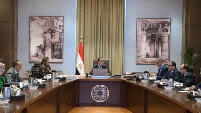 رئيس الوزراء يتابع موقف تنفيذ المشروعات والخدمات بمحافظة الفيوم 