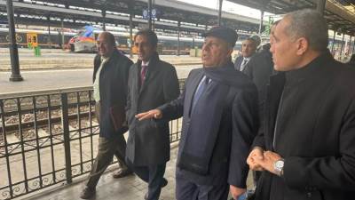 وزير الصناعة والنقل يتفقد عدد من محطات شبكة القطارات السريعة في ايطاليا