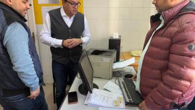 وزير الصحة يتفقد مركز طب أسرة الشيراتون ويعفي المديرة ويحيل المقصرين للتحقيق