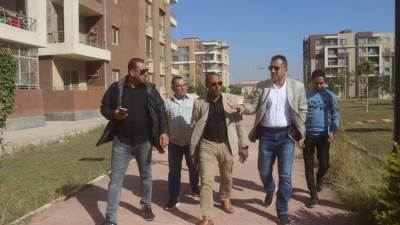 رئيس جهاز العاشر يتفقد سير العمل بالمحاور الرئيسية ودار مصر 
