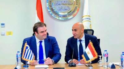 وزير التعليم يستقبل يبحث التعاون مع وزير التعليم والشئون الدينية والرياضة اليوناني