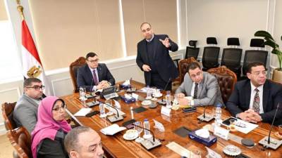 الشربيني يتابع سير العمل بقطاع الشئون المالية والإدارية بهيئة المجتمعات العمرانية الجديدة