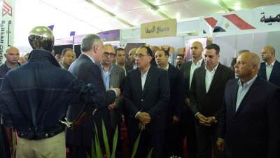 رئيس الوزراء يتفقد معرض صُنع في بورسعيد