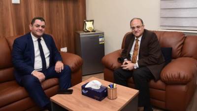 رئيس هيئة الدواء المصرية يستقبل السفير المصري لدى جمهورية الفلبين