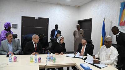 وزير الإسكان يهنىء «المقاولون العرب» على توقيع بروتوكول اتفاق لدراسة الطريق الاستراتيجي «تشاد- ليبيا- مصر»