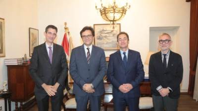 وزير الثقافة يلتقي سفير فرنسا بالقاهرة لبحث تعزيز التعاون الثقافي والإبداعي