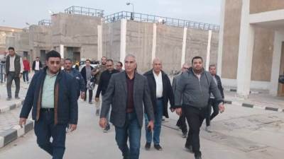 أمين غنيم يتفقد محطة تنقية مياه الشرب الرئيسية بمدينة العبور