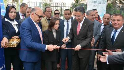 وزير التموين ومحافظ البحيرة يفتتحان سوق اليوم الواحد بمركز دمنهور