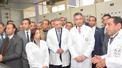 وزير التموين ومحافظ البحيرة يتفقدا مطحن سيمون التابع لشركة وسط وغرب الدلتا
