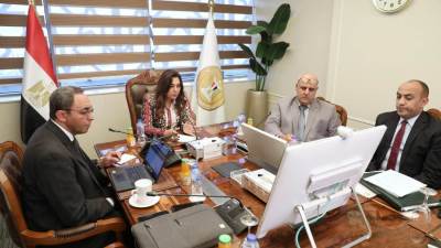 وزيرة التنمية المحلية تتابع مع محافظي قنا والغربية مستجدات ملفي التصالح علي مخالفات البناء
