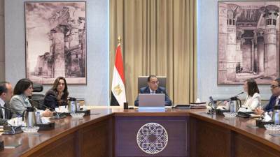 رئيس الوزراء يتابع مع محافظ البحيرة عدداً من ملفات العمل
