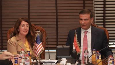 وزير الزراعة يبحث مع سفيرة أمريكا بالقاهرة العلاقات الزراعية الثنائية بين البلدين