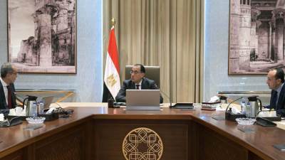 رئيس الوزراء يتابع مع وزير الاتصالات مستجدات العمل في عدد من الملفات