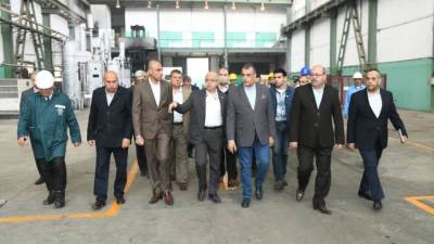 وزير الإنتاج الحربى يتفقد خطوط الإنتاج بشركة حلوان للصناعات الهندسية