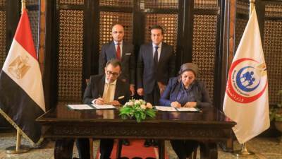 الصحة وجامعة عين شمس توقعان بروتوكول لتحسين خدمات طب الأسنان وتدريب الكوادر الطبية