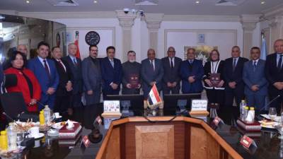 وزير الكهرباء ورئيس الهيئة العربية للتصنيع يشهدان توقيع عقد إنشاء مشروع للألواح الشمسية