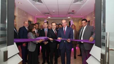 وزير الاتصالات يفتتح مركز تميز شركة "كومفولت" العالمية بالقاهرة