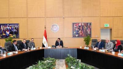 وزير الإسكان يلتقى رئيس وأعضاء اتحاد المستثمرين لبحث سبل تعزيز التعاون