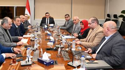 وزير الإسكان يتابع الموقف التنفيذي لمشروعات مدينة بورسعيد الجديدة "سلام"