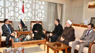 وزير الأوقاف يستقبل سفير ماليزيا لبحث تعزيز التعاون المشترك