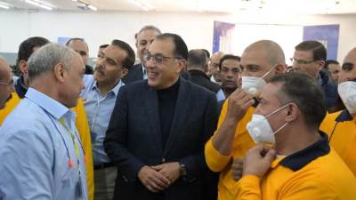 رئيس الوزراء يتفقد شركة مصر للغزل والنسيج بمدينة المحلة الكُبرى