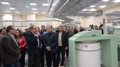 رئيس الوزراء يتفقد منطقة المصانع الجديدة بغزل المحلة وأعمال الإنتاج والتشغيل بها