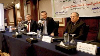 وزير الزراعة يكرم مزراعي القمح ويوجه بحملة لمكافحة الحشائش على نفقة الوزارة