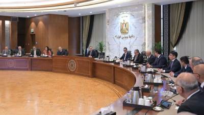 رئيس الوزراء يبحث إنشاء مصنع جديد للسيارات مع المنصور وسايك