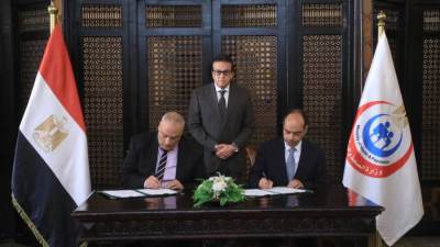 وزير الصحة يشهد توقيع بروتوكول دعم أطباء الوزارة