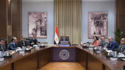 رئيس الوزراء يتابع مع وزير الإسكان الموقف التنفيذي لعددٍ من المشروعات