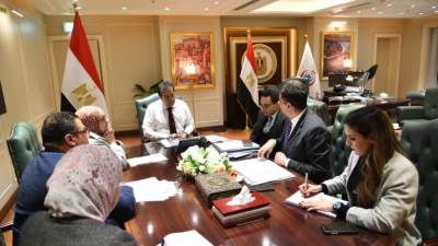 وزير الصحة يناقش تشديد الرقابة على مراكز علاج الإدمان غير المرخصة