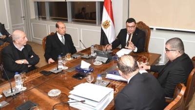 الشربيني يلتقي شركات المقاولات ومسئولي مشروع تطوير موقع التجلى الأعظم