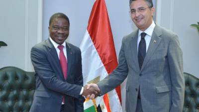 وزير التموين يلتقي سفير كوت ديفوار لبحث التعاون التجاري والغذائي