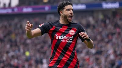 تقارير: مانشستر سيتي يحسم صفقة عمر مرموش بـ70 مليون يورو