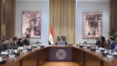رئيس الوزراء يتابع مشروع تطوير صيدليات الإسعاف المصرية