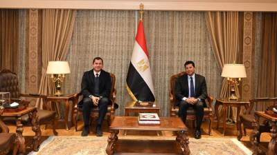 وزير الرياضة وصندوق تحيا مصر يناقشان تنظيم فاعليات لدعم أهالي الأسمرات