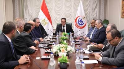 الصحة تبحث مع شركة صينية استخدام الروبوتات لتعزيز المنظومة الصحية