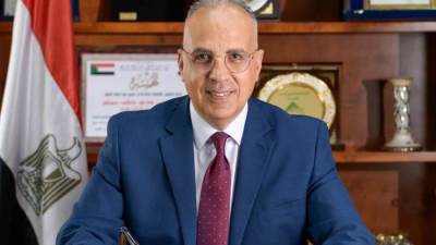 وزير الري يتابع موقف الخطة التدريبية بالوزارة