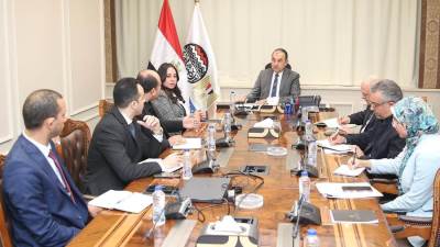 وزير قطاع الأعمال يلتقي وفد مبادرة إبدأ لتعزيز التعاون