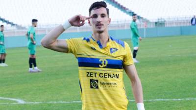 عادل بولبينة مرشح لتدعيم صفوف الأهلي في الميركاتو الشتوي