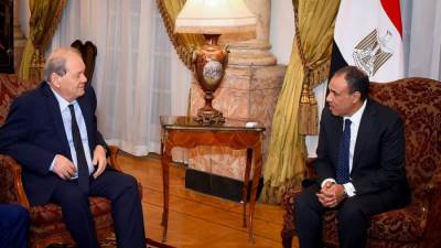 وزير الخارجية والهجرة يستقبل وفد منظمة التحرير الفلسطينية