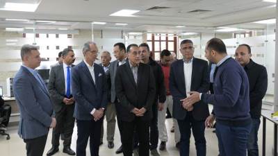 مدبولي يتفقد أنشطة معمل الابتكار الحكومي وبرامج بناء القدرات