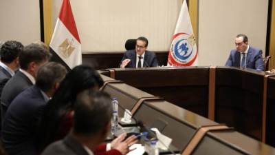 وزير الصحة يبحث مع اتحاد الصناعات بولاية بافاريا الألمانية التعاون المشترك