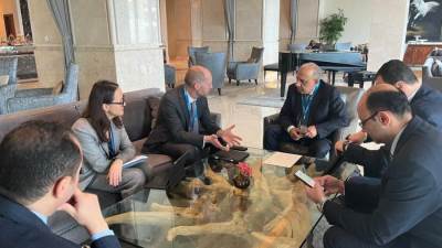 وزير الكهرباء يبحث دعم التعاون مع بنك الإعمار والتنمية الأوروبي