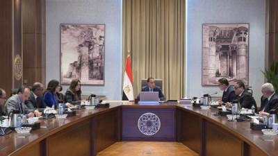 رئيس الوزراء يتابع فض التشابكات المالية بين القابضة لمياه الشرب وجهات آخرى