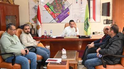 علاء عبد اللاه يتابع مستجدات تنفيذ مشروعات الإسكان الأخضر بالعاشر من رمضان