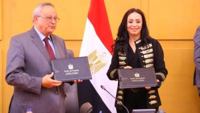 وزيرة التضامن ومدير مكتبة الإسكندرية يوقعان بروتوكول لتقديم الدعم وتنمية قدرات الأسرة